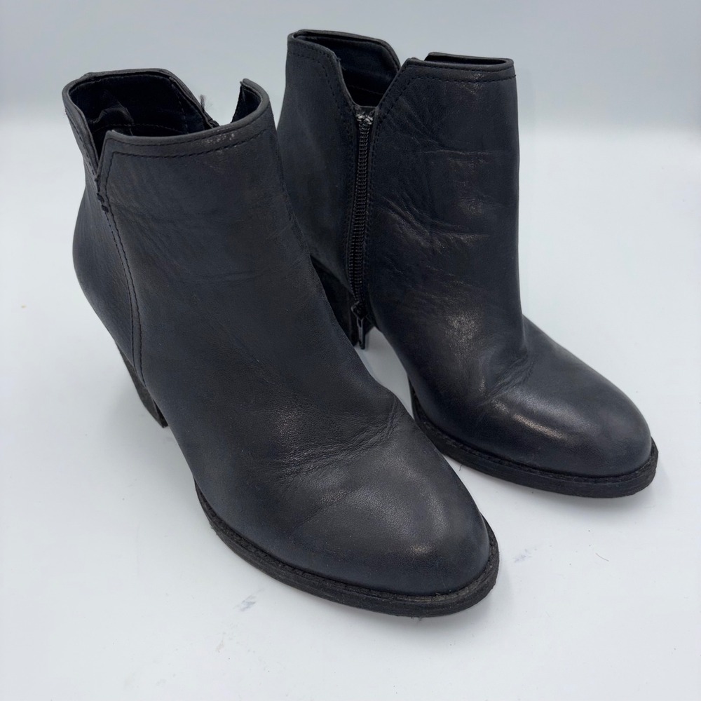 Gianni Bini Black Leather V-Cut Ankle Boots Block Heel Side Zip Womens 7.5M